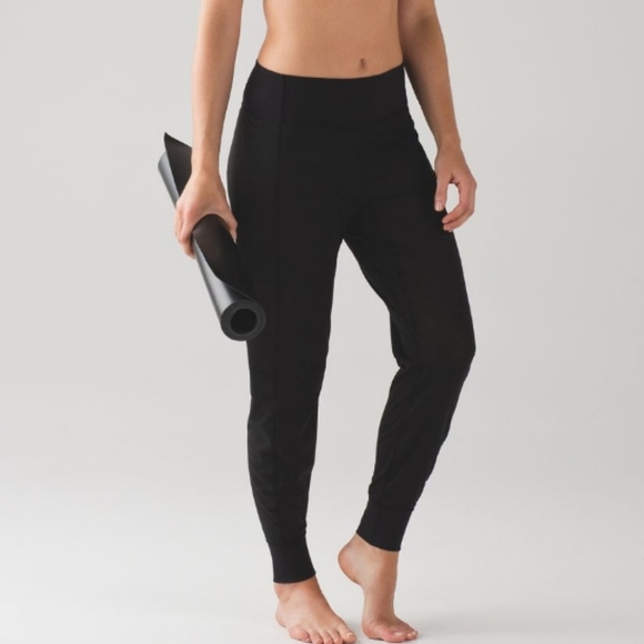 Lululemon Hot Like Agni Mesh Jogger 2 - Picture 2 of 9